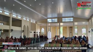 Ustad H. M. Darwis, S.HI Ketua MUI Papua Tengah menutup Rangkaian  lomba qasidah
