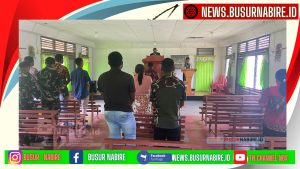 Wujud Rasa Syukur: Anggota Koramil Mapia Laksanakan Ibadah Minggu di Gereja GKI Agape Bomomani
