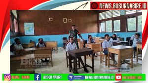 Semangat Persatuan, Babinsa Nabire Beri Pembekalan Kebangsaan di SMPN 1 Topo