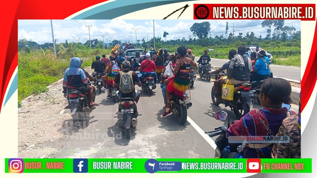 Setelah prosesi penyambutan, Aner Maisini dan Elias Igapa beserta rombongan meninggalkan Bandara Nabire. Mereka kemudian melaksanakan konvoi bersama masyarakat menuju kediaman Aner Maisini, S.H., M.H
