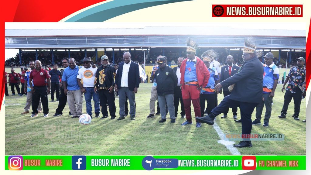 Liga 4 Regional Papua Tengah 2025 resmi dibuka di Stadion Wania Imipi, Mimika. Gubernur Meki Nawipa mendorong kebangkitan sepak bola Papua Tengah dan pembinaan talenta muda menuju Liga 3