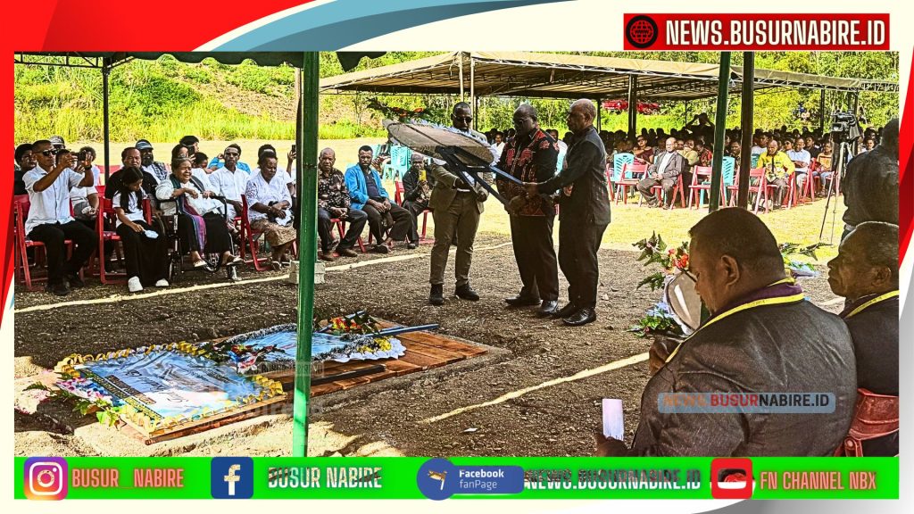 Gubernur Meki Nawipa hadir langsung dalam pemakaman Almarhum Pendeta Noakh Nawipa