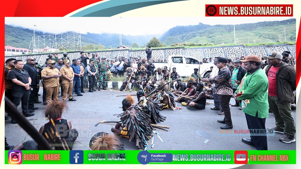 Meki Nawipa juga menekankan komitmen bersama Wakil Gubernur Deinas Geley untuk membangun kembali Puncak Jaya pasca konflik. 