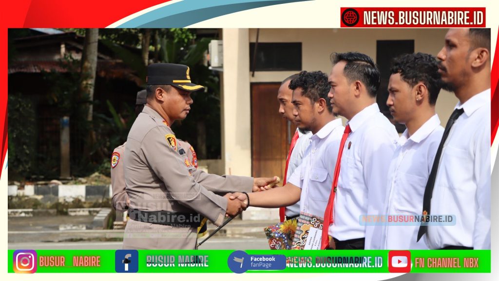 penghargaan kepada 34 personel Polres Nabire yang dinilai menunjukkan dedikasi tinggi dan prestasi luar biasa dalam pelaksanaan tugas