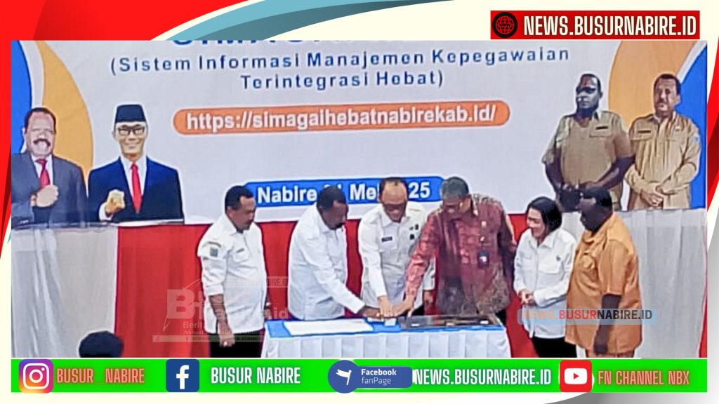 Setelah sambutan dan pemaparan, acara dilanjutkan dengan penandatanganan prasasti dan berita acara peluncuran aplikasi, (foto: Busur Nabire)