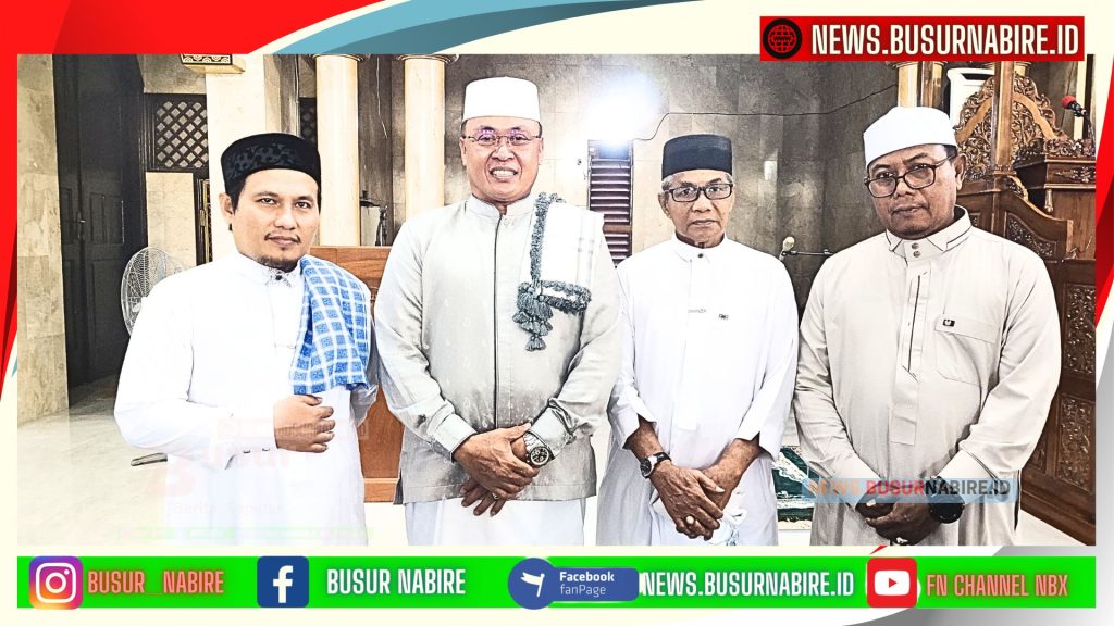 Wakil Bupati Burhanuddin Pawennari Foto bersama usai membacakan sambutan Bupati Di mesjid Alfalah Nabire Hari Besar Idul Adha 2025