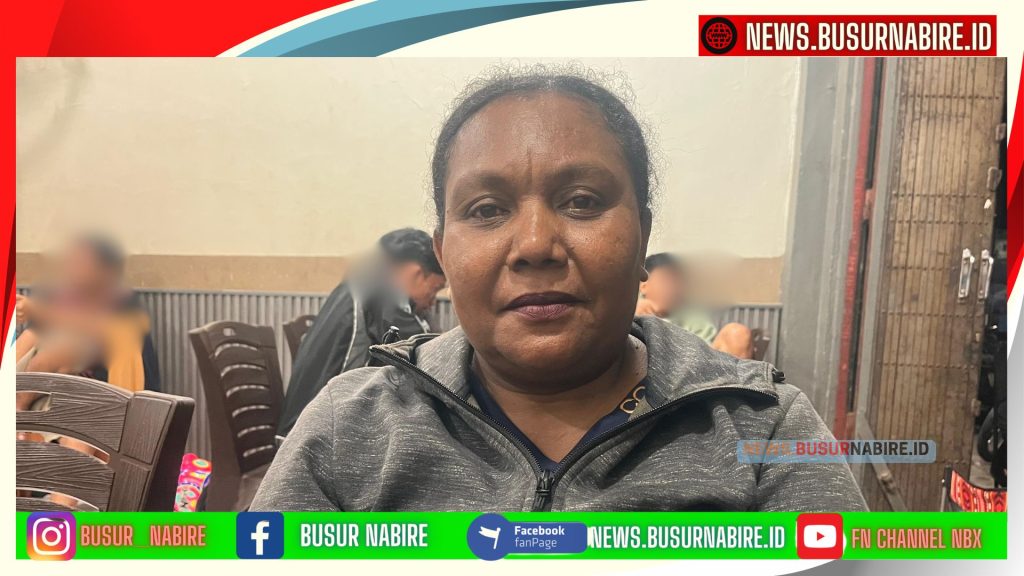 Ibu Musa Yarisetouw, ibu dari atlet karate tingkat SMK, April Zurli Virjin Yarisetouw (Foto: BusurNabire)