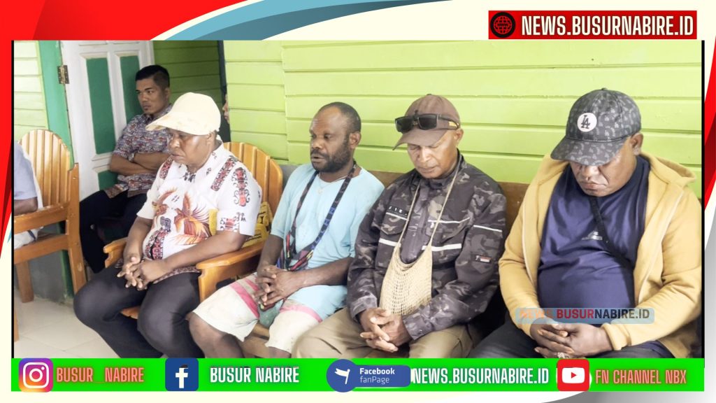 Sudah hampir dua dekade, Ibu Yosepa menunggu kejelasan status lahan miliknya. Namun janji demi janji tak pernah ditepati (Foto: Busur Nabire)