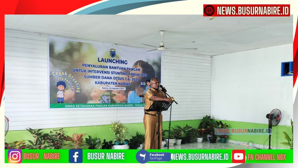 Kepala Dinas Ketahanan Pangan Yasor Viktor Sawo, SP, M.Si, menyampaikan sambutan Penyaluran Bantuan Pangan untuk Intervensi Stunting Tahun 2025 (Foto: Busur Nabire)