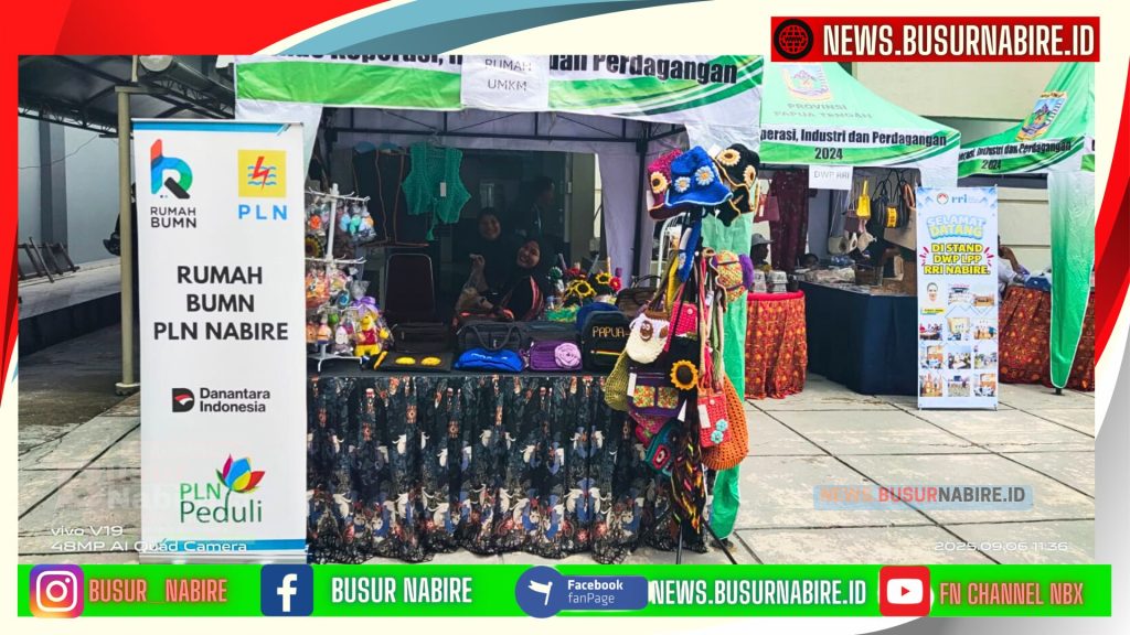 festival menghadirkan pameran UMKM lokal yang menjadi daya tarik utama, salah satunya Galeri AJ Greasen milik Ibu Wanaha (Foto: Busur Nabire)