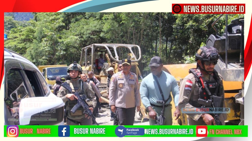 Kapolda Papua Tengah Tinjau Lokasi Longsor di KM 139 (Foto: Humas POlda Papua Tengah)