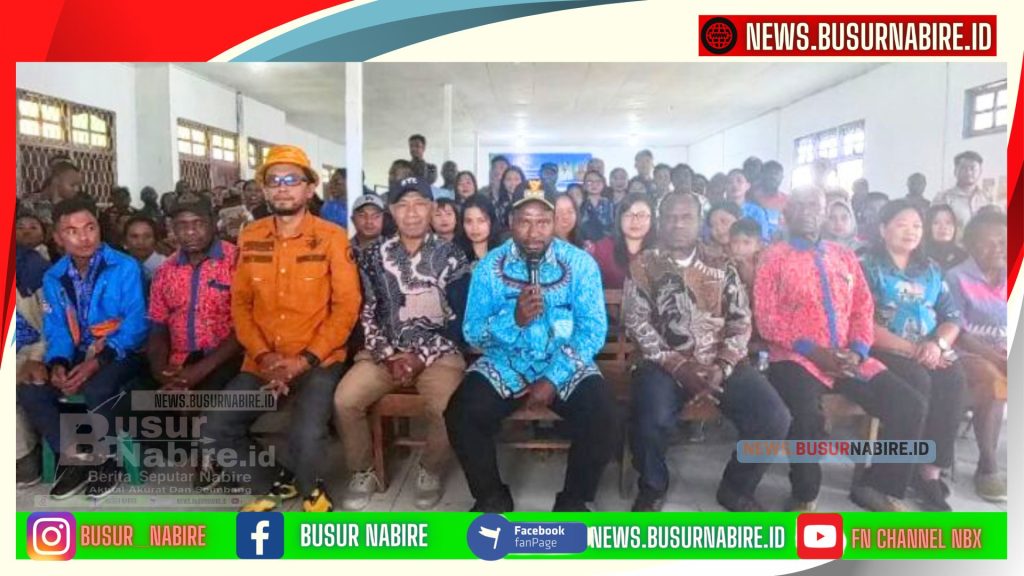 Bupati Paniai, Yampit Nawipa, menyampaikan rasa bangga dan haru kepada 152 guru yang berhasil lulus dengan hasil gemilang (Foto: Busur Nabire)