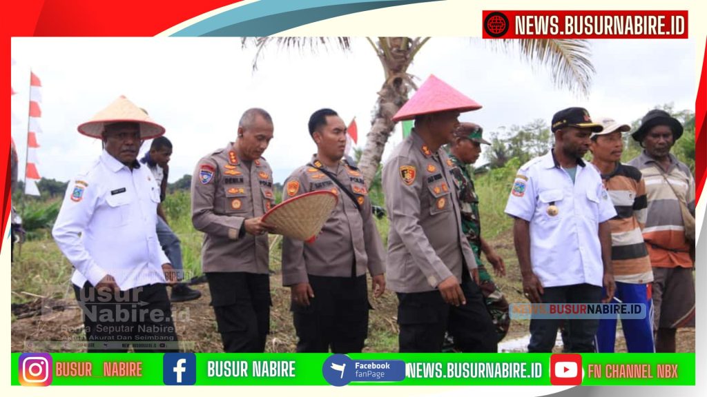 Kapolres Nabire AKBP Samuel D. Tatiratu Dukung Penanaman Jagung Serentak, Wujudkan Swasembada Pangan di Papua Tengah (Foto: Humas Polres Nabire)