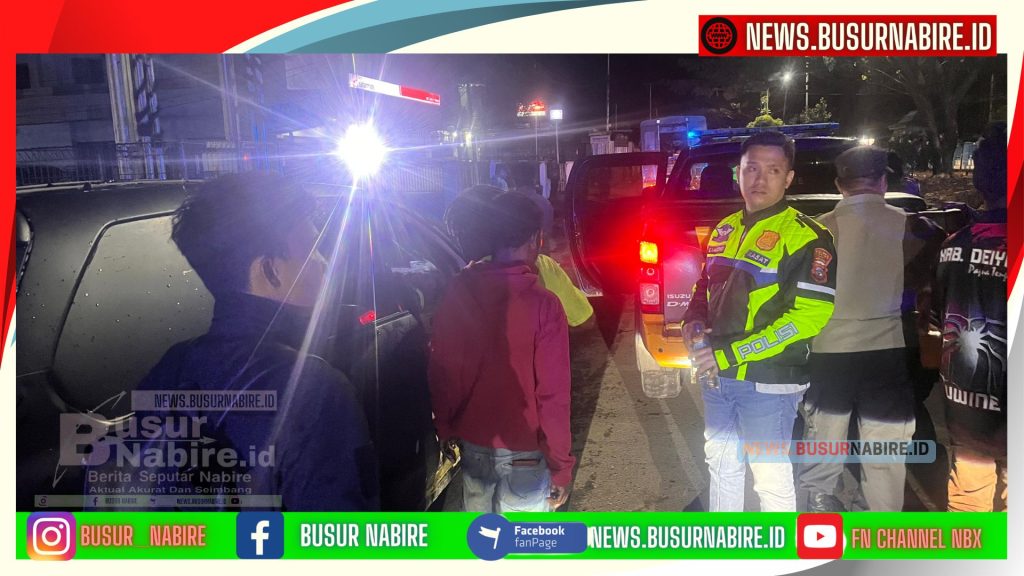 Aksi Inspiratif Kasat Lantas Nabire, Edukasi Warga untuk Tertib dan Aman Berlalu Lintas (Foto: Busur Nabire)