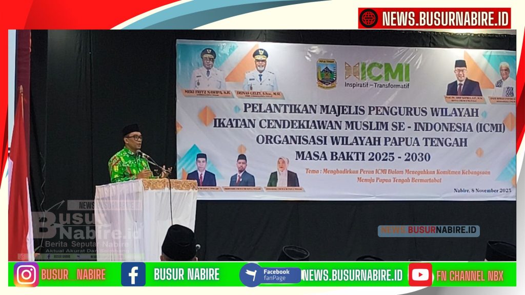 Sambutan mewakili Ketua Umum ICMI Pusat Prof. Dr. Arif Satria, S.P., M.Si., Bendahara Umum Andi Irman Patiroi menyampaikan ucapan selamat kepada seluruh pengurus ICMI Papua Tengah yang baru dilantik. (Foto: Busur Nabire)