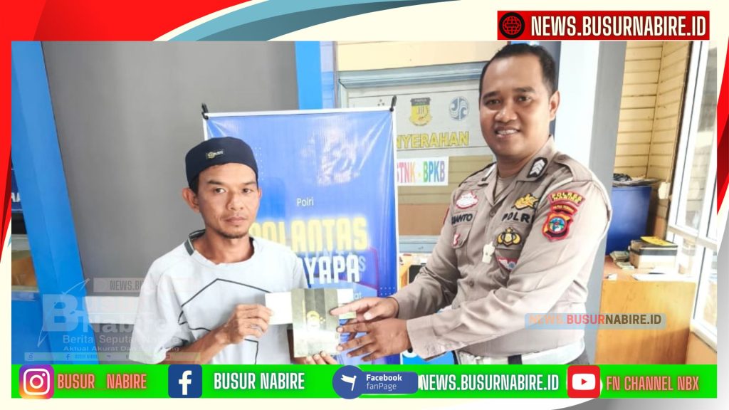 Satlantas Polres Nabire Tingkatkan Pelayanan Publik Humanis Lewat Program “Polantas Menyapa (Foto: Busur Nabire)