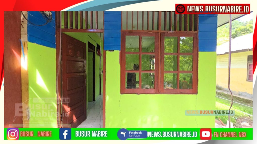 HARU! Kosinus Wenda Terima Renovasi Rumah, Tegaskan Dukungan Penuh Program Pemerintah Pusat (Foto: Busur Nabire)