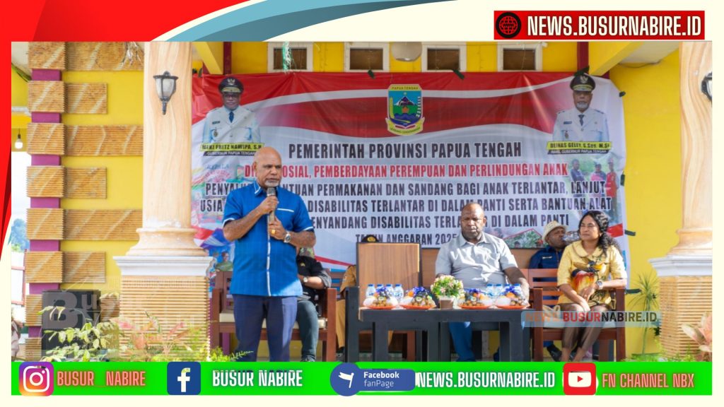 Wagub Papua Tengah Salurkan Bansos Natal, Tegaskan Negara Hadir untuk Kelompok Rentan (Foto: HUmas Pemprov)