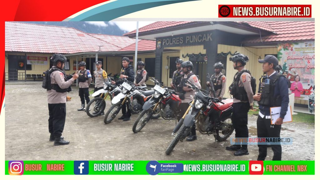 Polres Puncak Perketat Pengamanan, Razia Sajam di Bandara Aminggaru Ilaga (Foto: Humas Polres Pumcak)