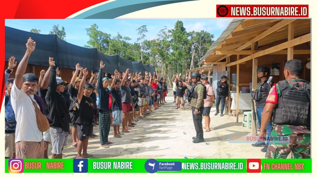 Kapolres Nabire Pimpin Langsung Evakuasi 200 Pekerja Usai Insiden Penembakan dan Pembakaran Pos di PT Kristalin Eka Lestari (Foto: Istimewa)