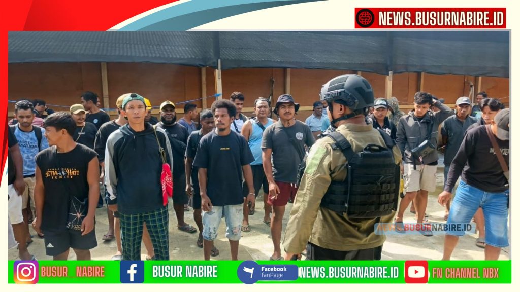Kapolres Nabire Pimpin Langsung Evakuasi 200 Pekerja Usai Insiden Penembakan dan Pembakaran Pos di PT Kristalin Eka Lestari (Foto: Istimewa)