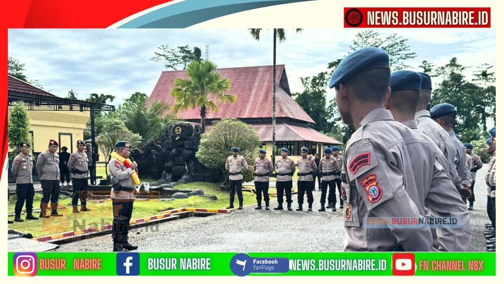 Kapolda Papua Tengah Jermias Rontini Temui Personel Brimob Mimika, Tegaskan Pengabdian untuk Anggota (Foto: Roy Purba)