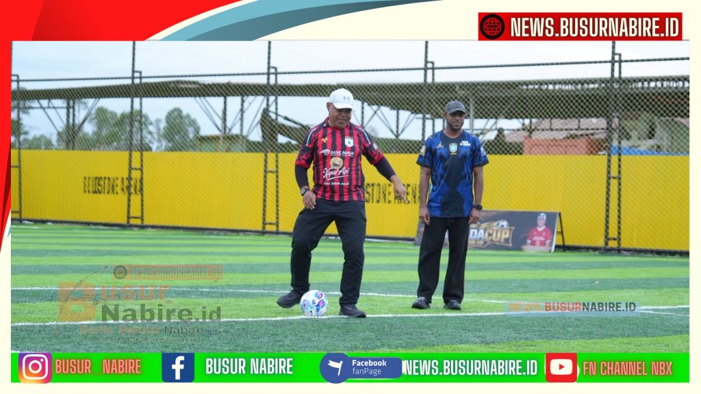 Spektakuler! Kapolda Papua Tengah dan Boaz Solossa Buka Kapolda Cup III, Cetak Calon Bintang Timnas dari Papua (Foto: HUmas Polda Papua tengah )
