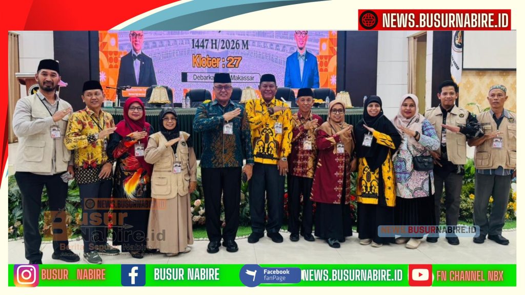 Wakil Bupati Nabire Burhanuddin Pawennari Dampingi Kepulangan Jemaah Haji Kloter 27 Makassar (Foto: Busur Nabire)