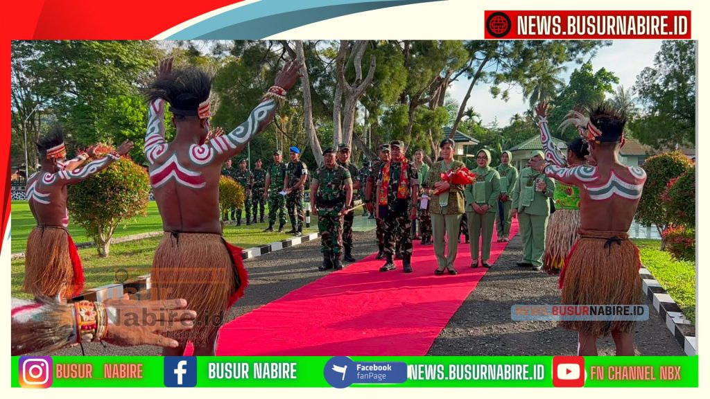 Kunjungi Yonif 753/AVT Nabire, Pangdam XVII/Cenderawasih Mayjen TNI Febriel Buyung Sikumbang Disambut Prajurit dan Tarian Adat Papua (Foto: BusurNabire)