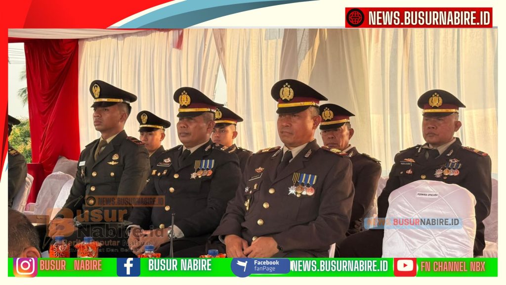 Wakapolres Nabire Hadiri Khidmatnya Upacara Penurunan Bendera HUT RI ke-81 (Foto: HUmas Polres Nabire)