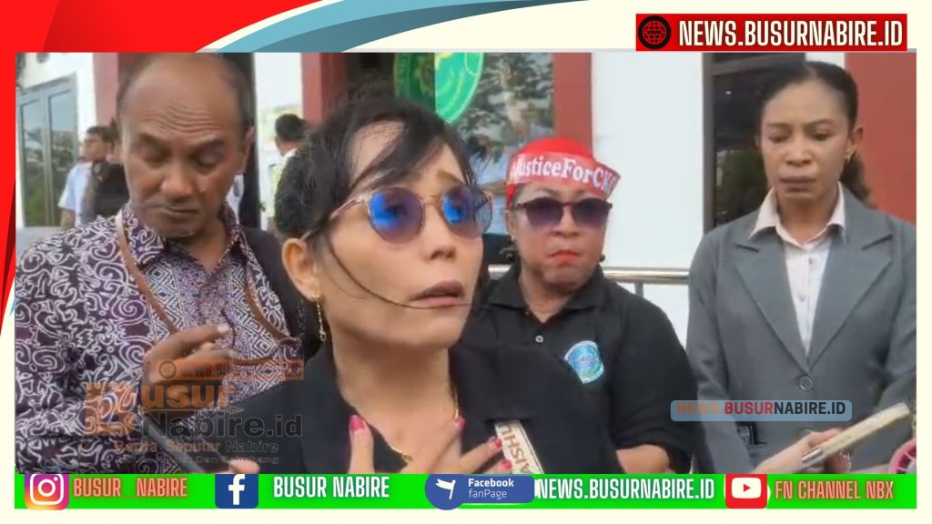 Maria Ibu CKC Kecewa Tak Bisa Ikuti Langsung Sidang Perdana AWS di PN Nabire (Foto: BusurNabire)