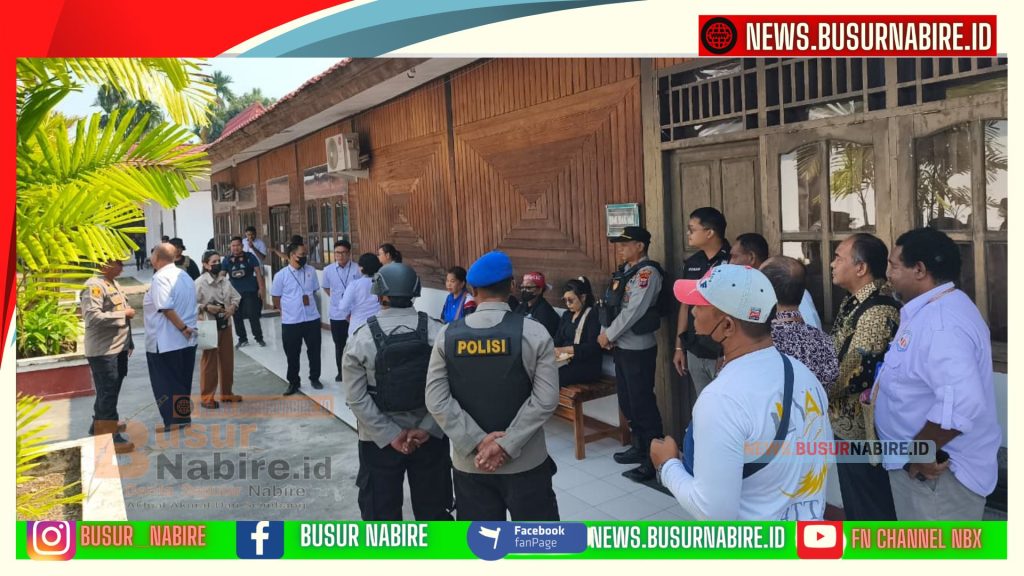 pihak terdakwa AWS dalam Sidang perdana didampingi kuasa hukum Ishak Semuel Ronsumbre dan Abner Anthon Wambrauw. (Foto: BusurNabire)