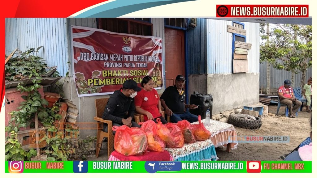DPD BMP RI Papua Tengah Bagikan 40 Paket Sembako kepada Warga Kalibobo Nabire (Foto: BusurNabire)