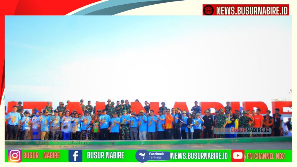 RRI dan TNI AL Gelar Aksi Bersih Pantai Nabire Peringati HUT ke-81 (Foto: BusurNabire)