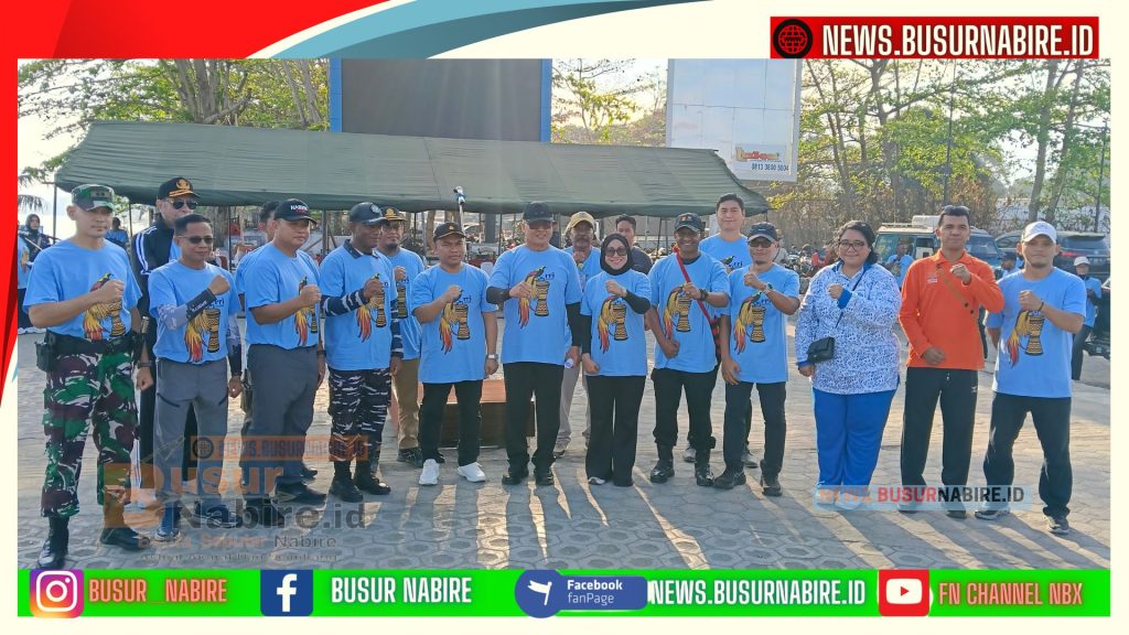 Bukan Aksi Demo, Pantai Nabire Diserbu Ratusan Massa Bawa Misi Lingkungan (Foto: BusurNabire)