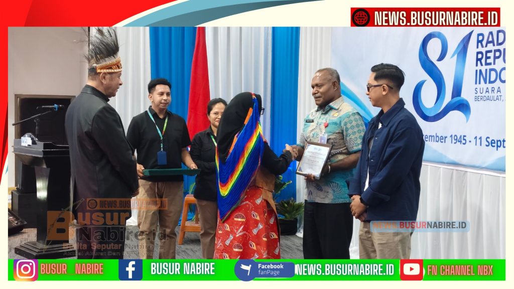 Surya S. Thalib Tegaskan Kolaborasi Hebat, RRI Nabire Berikan Penghargaan Mitra Terbaik (Foto: BusurNabire)