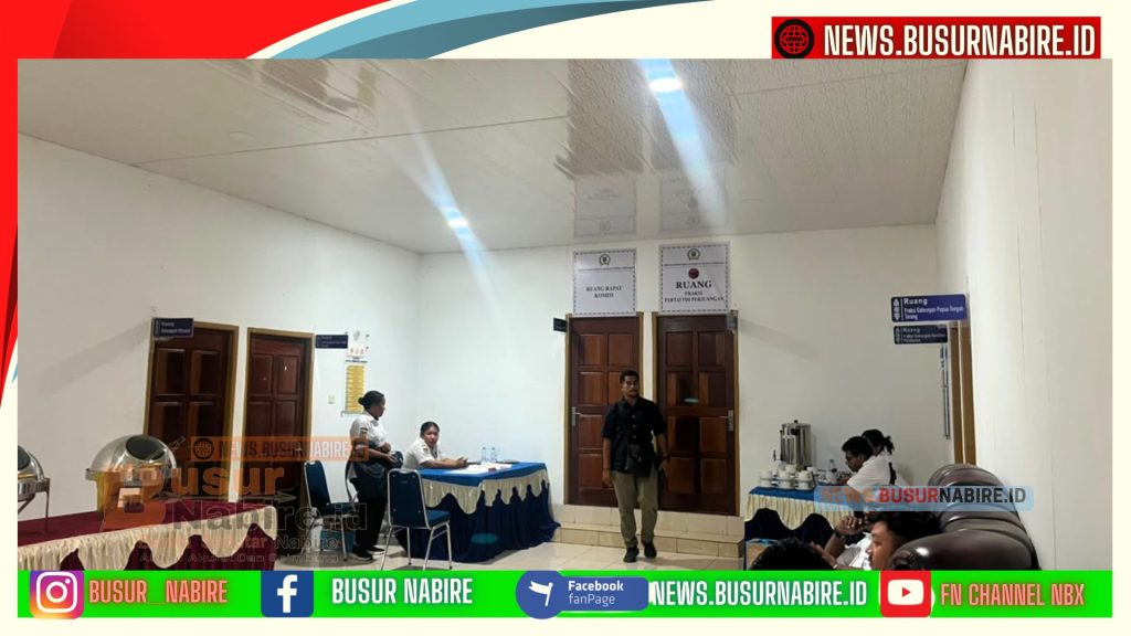 Nampak ruang rapat Badan Anggaran (Banggar) DPR Papua Tengah bersama Tim Anggaran Pemerintah Daerah (TAPD), Rabu (23/9/2026).  (CEPOSONLINE.COM/THERESIA F. TEKEGE) 
