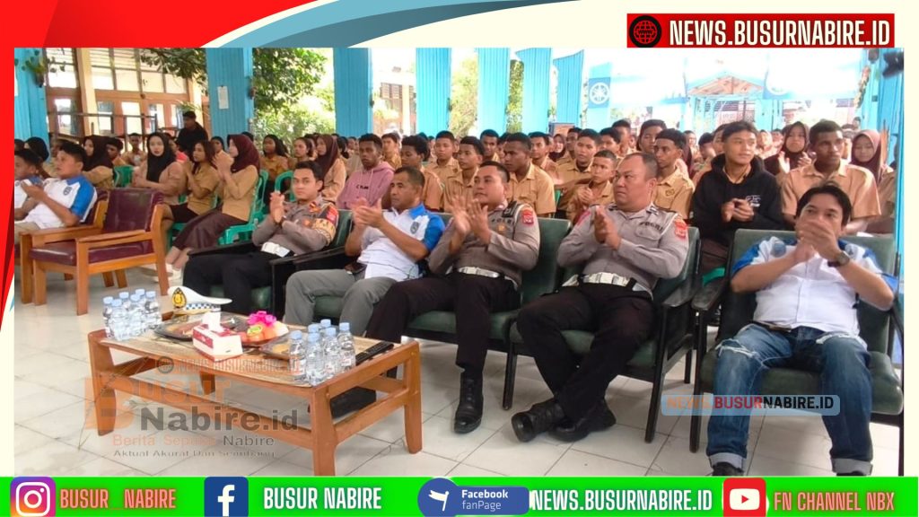 keselamatan berlalu lintas melalui kegiatan sosialisasi yang berlangsung di Aula SMA Negeri 1 Nabire (Foto: BusurNabire}