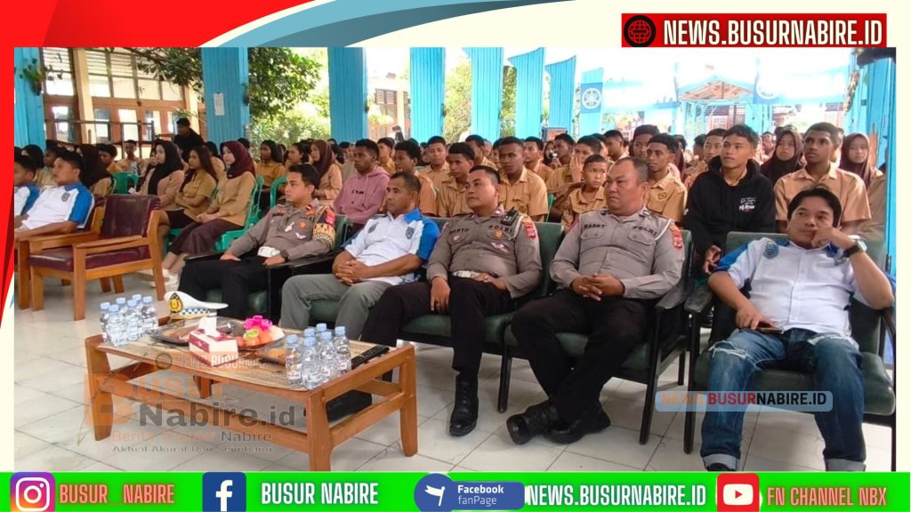 keselamatan berlalu lintas melalui kegiatan sosialisasi yang berlangsung di Aula SMA Negeri 1 Nabire (Foto: BusurNabire}