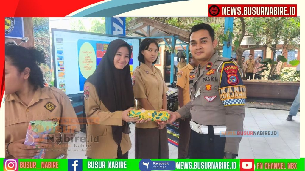 IPTU Nanto Edukasi Pelajar SMA Negeri 1 Nabire tentang Safety Riding dan Bahaya Freestyle (Foto: BusurNabire)