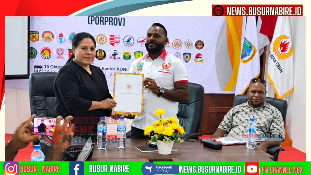 IPSI Papua Tengah Resmi Serahkan SK Kepengurusan kepada KONI, Naomi Kotouki Tegaskan Kesiapan Menuju Porprov hingga PON (Foto: BusurNabire)