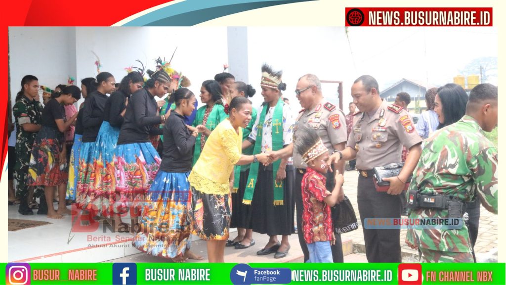Kapolda Papua Tengah Gencarkan Layanan Darurat 110, Perkuat Keamanan dan Toleransi Jemaat (Humas Polda Papua tengah )