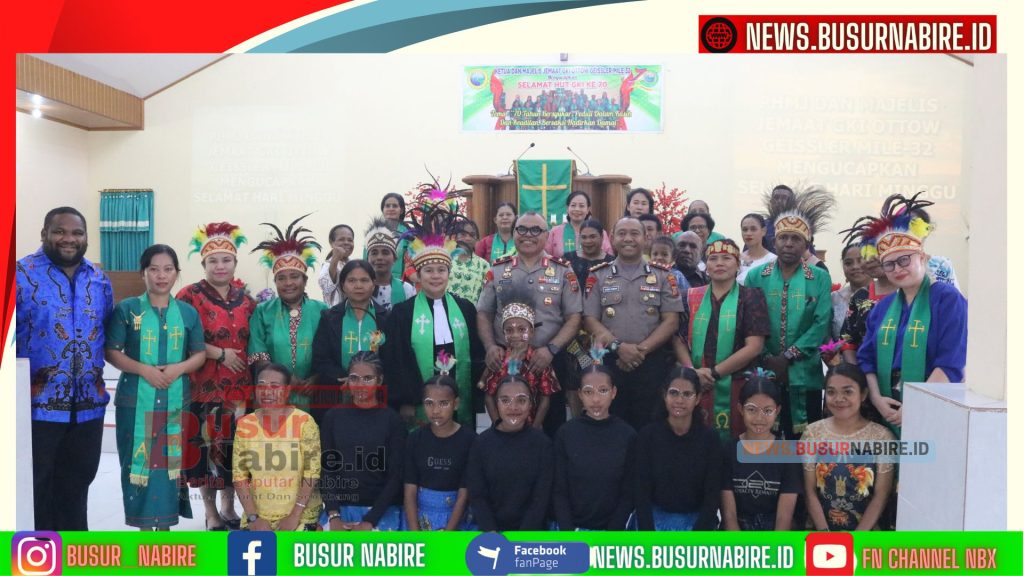 Kapolda Papua Tengah Gencarkan Layanan Darurat 110, Perkuat Keamanan dan Toleransi Jemaat (Humas Polda Papua tengah )