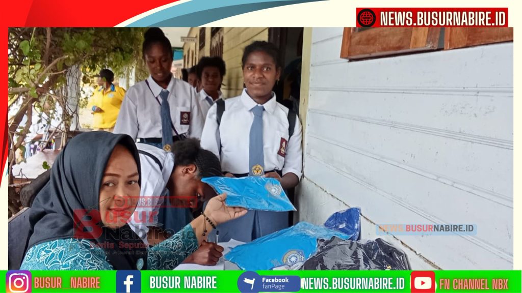 TP PKK Papua Tengah Edukasi Pelajar SMAK Aweidabi Deiyai tentang Bahaya Pergaulan Bebas (Foto: BusurNabire)